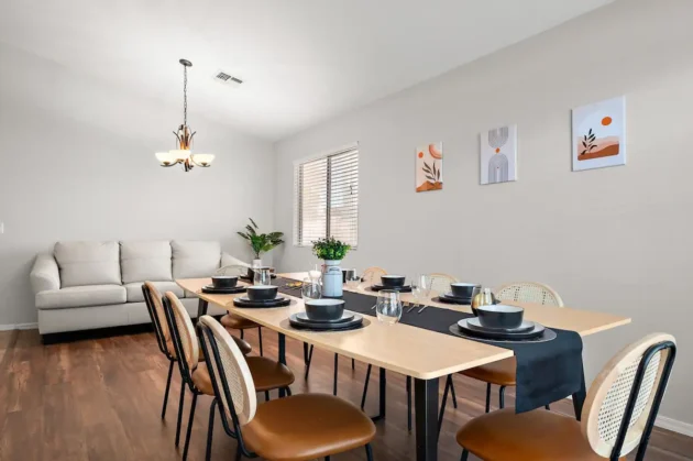 casa golden dining area