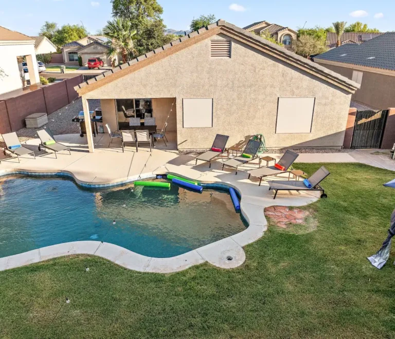 casa golden pool view