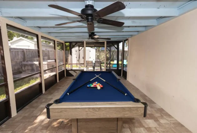 exclusive villa pool table