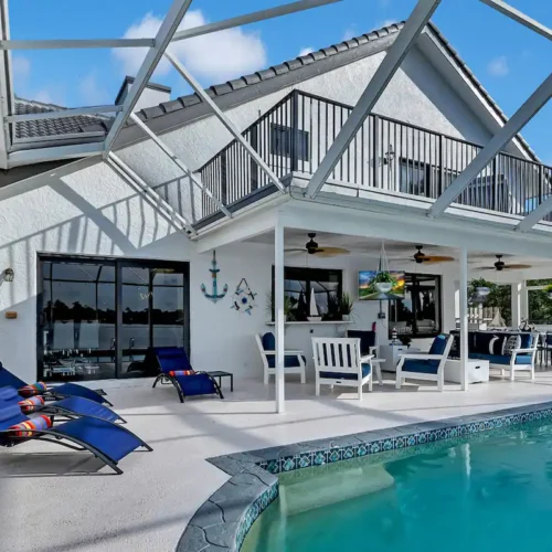 lake luxe backyard side
